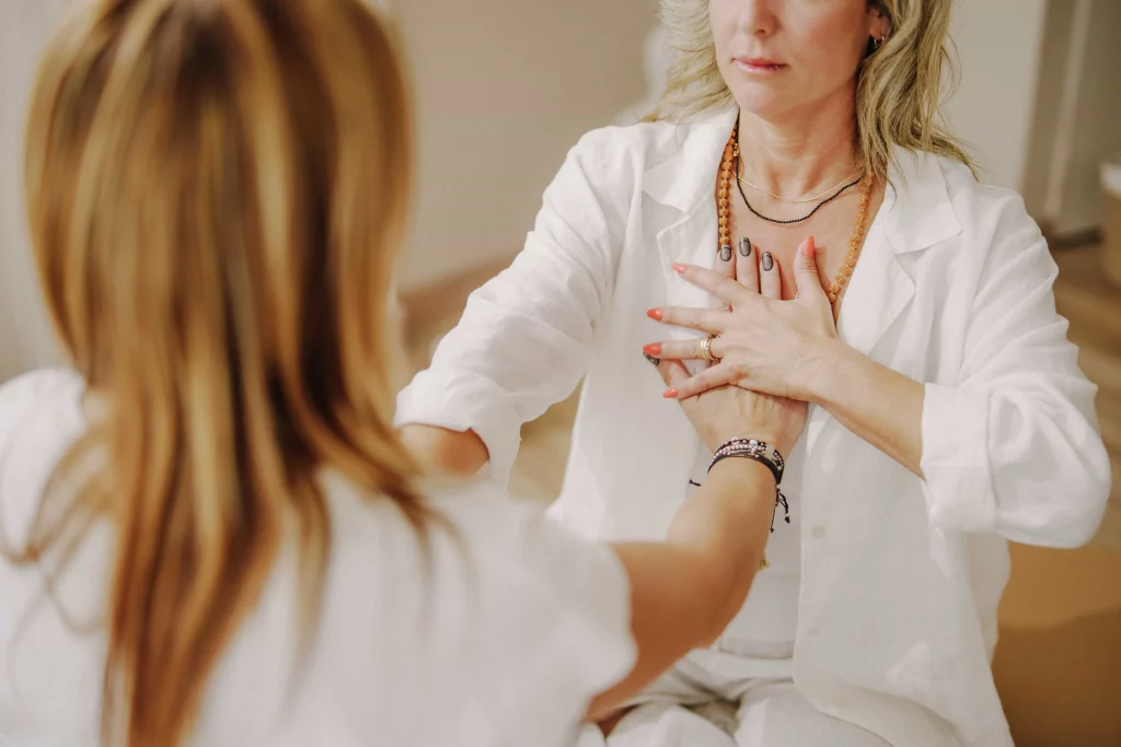 holotropic-breathwork-dearmouring-therapy-holistic-approach-addiction-recovery-treatment-innerlife-rehab-spain-beathwork-alcohol