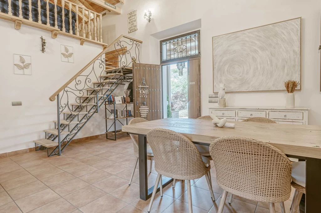 dinning-room-innerlife-recovery-best-rehab-spain-treatment-center-near-me-alcohol-addiction-drugs-depression-anxiety-burnout-codependency