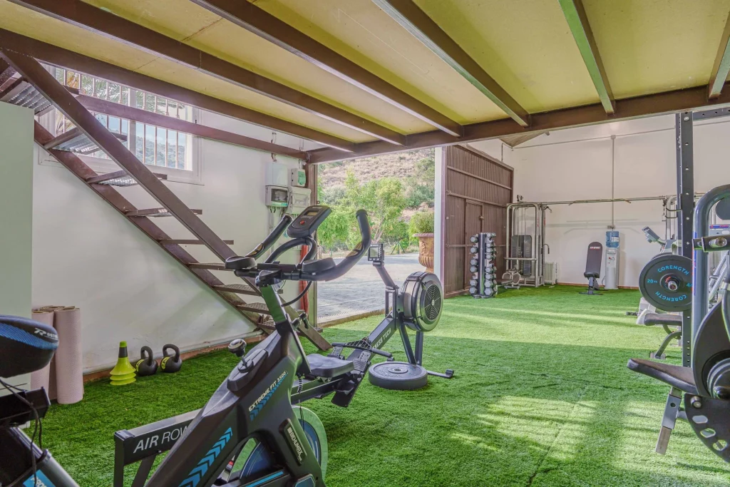 gym-innerlife-recovery-best-rehab-spain-treatment-center-near-me-alcohol-addiction-drugs-depression-anxiety-burnout-codependency
