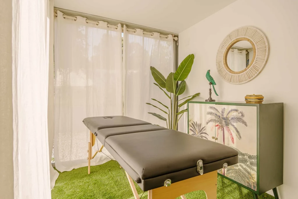 massage-treatment-room-innerlife-recovery-best-rehab-spain-treatment-center-near-me-alcohol-addiction-drugs-depression-anxiety-burnout-codependency